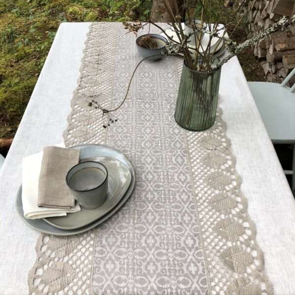 Classic Jacquard Linen Runner with Lace Classic Jacquard Linen Runner with Lace
