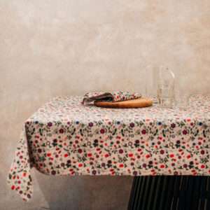 WILD STRAWBERRY AND FLOWERS LINEN TABLECLOTH