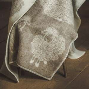 Villane tekk viskamine - beež lokkis lammas