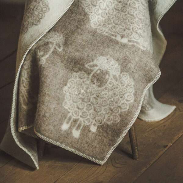 Wool blanket throw - beige curly sheep Wool blanket throw - beige curly sheep