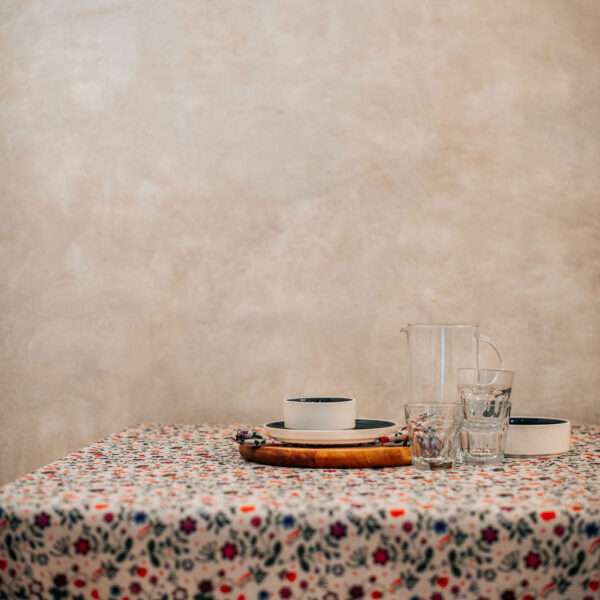 WILD STRAWBERRY AND FLOWERS LINEN TABLECLOTH WILD STRAWBERRY AND FLOWERS LINEN TABLECLOTH