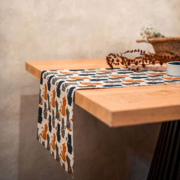 COLORFUL CATS LINEN RUNNER