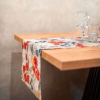 POPPIES AND DAISIES LINEN RUNNER