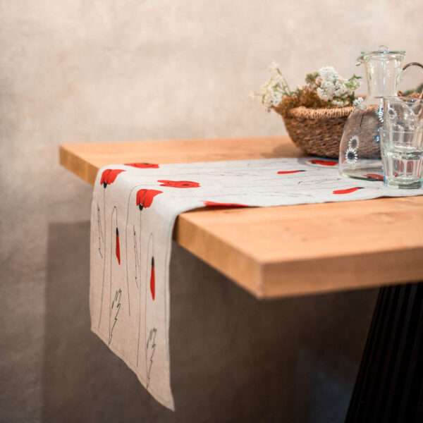 RED POPPIES LINEN RUNNER