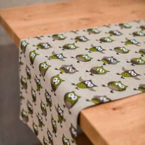 GREEN OWLS LINEN RUNNER