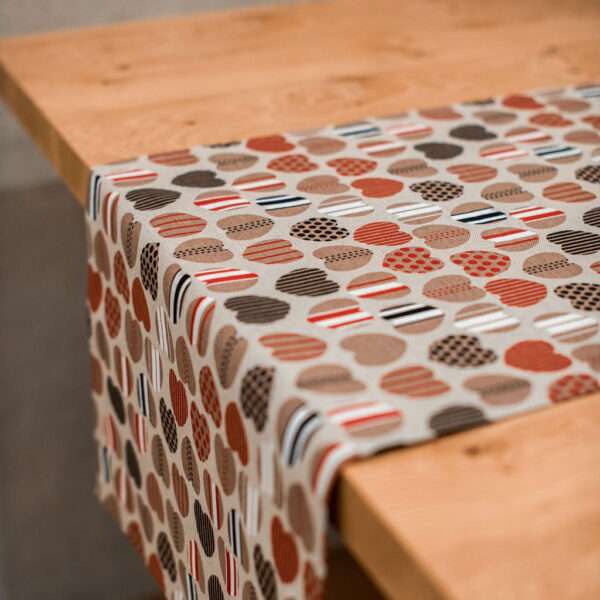 HEARTS LINEN RUNNER HEARTS LINEN RUNNER