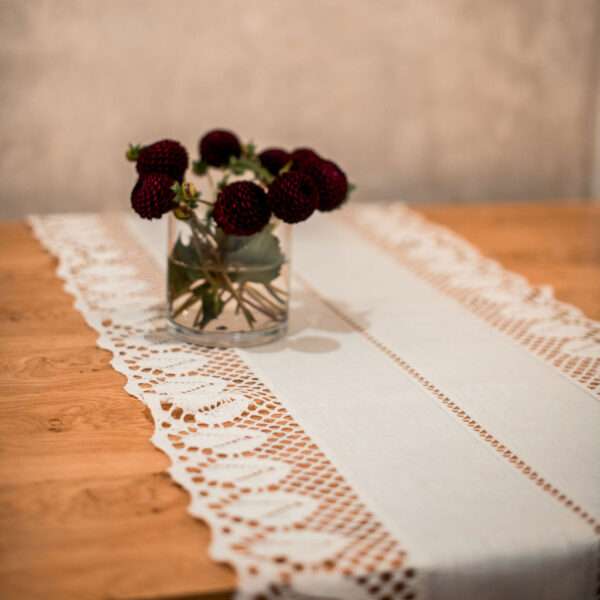 Classic White Linen Runner with Lace Classic White Linen Runner with Lace