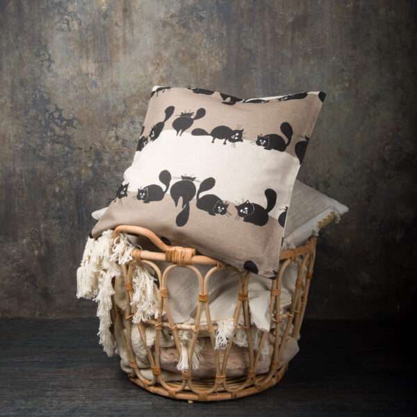 Linen pillow case in black cats pattern Linen pillow case in black cats pattern