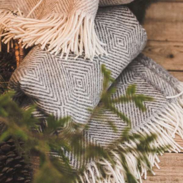 Wool Throw with Fringes "Grey Rombs" Wool Throw with Fringes "Grey Rombs"