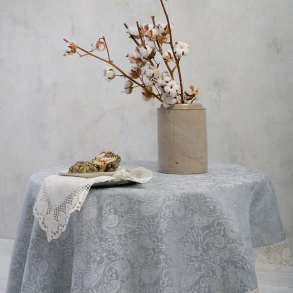 LIGHT BLUE PAISLEY ROUND LINEN TABLECLOTH WITH LACE LIGHT BLUE PAISLEY ROUND LINEN TABLECLOTH WITH LACE