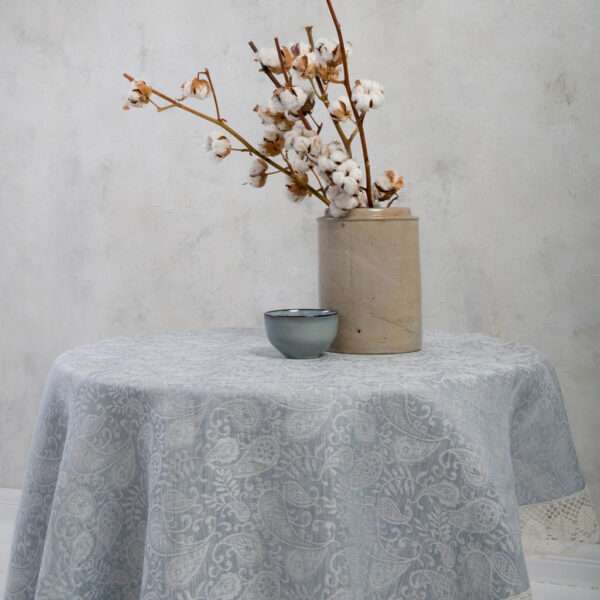 LIGHT BLUE PAISLEY ROUND LINEN TABLECLOTH WITH LACE LIGHT BLUE PAISLEY ROUND LINEN TABLECLOTH WITH LACE