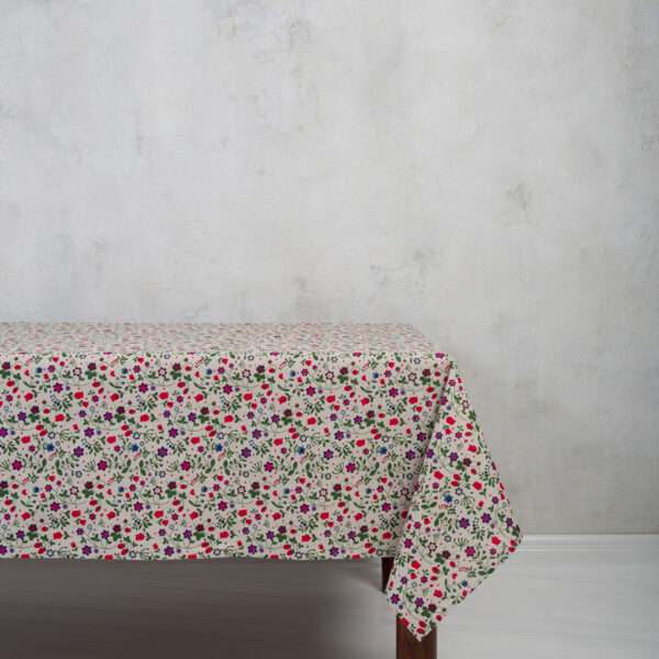 WILD STRAWBERRY AND FLOWERS LINEN TABLECLOTH WILD STRAWBERRY AND FLOWERS LINEN TABLECLOTH