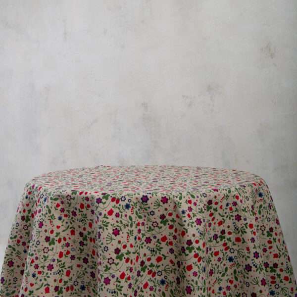 Round linen tablecloth wild strawberry and flowers Round linen tablecloth wild strawberry and flowers