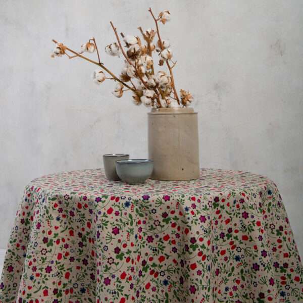 Round linen tablecloth wild strawberry and flowers Round linen tablecloth wild strawberry and flowers