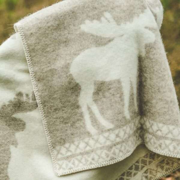 Wool blanket throw - beige moose Wool blanket throw - beige moose