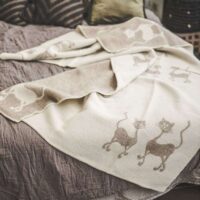 Wool blanket throw - beige cats