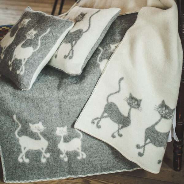 Wool blanket throw - grey cats