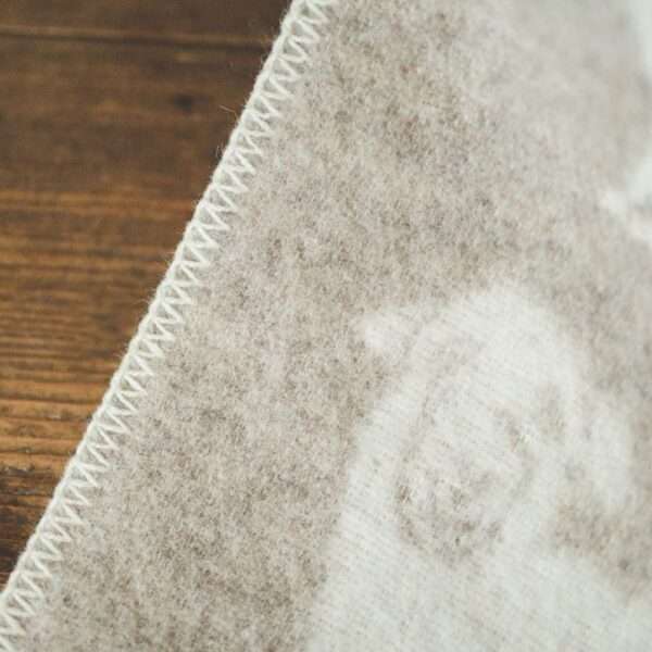 Wool blanket throw - beige sheep Wool blanket throw - beige sheep