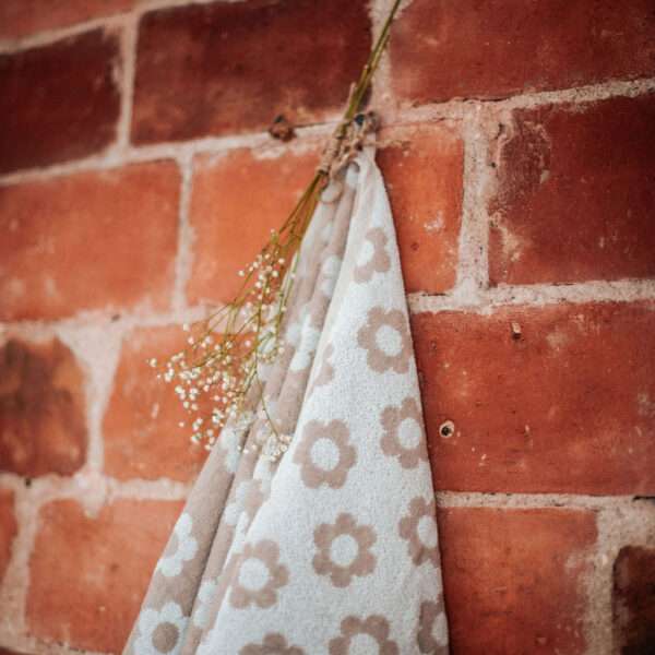 Natural Linen Cotton Mix Bath Towel Flowers Natural Linen Cotton Mix Bath Towel Flowers