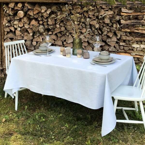 Helesinine linane laudlina