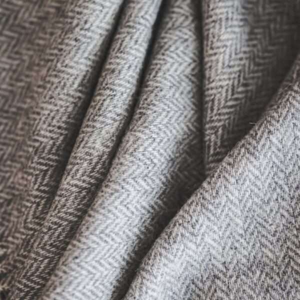Wool Throw with Fringes "Grey Herringbone Pattern" Wool Throw with Fringes "Grey Herringbone Pattern"