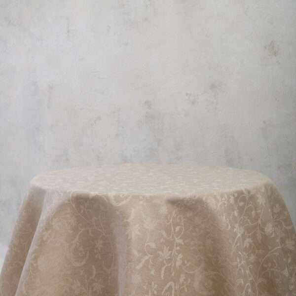 Classic Fieldflower Round Linen Tablecloth Classic Fieldflower Round Linen Tablecloth